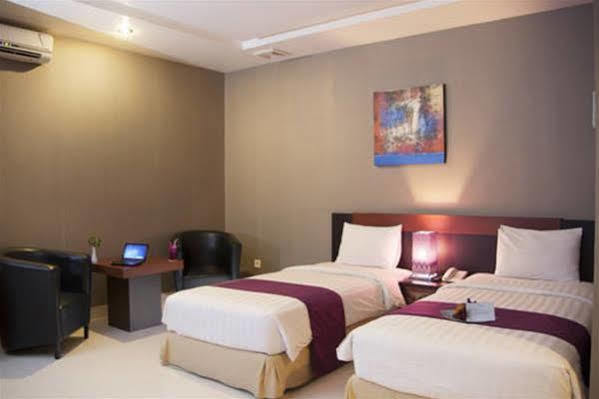 Orchardz Hotel Ayani Понтіанак Екстер'єр фото