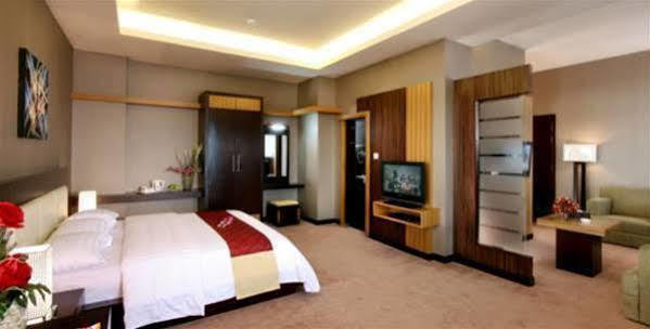 Orchardz Hotel Ayani Понтіанак Екстер'єр фото