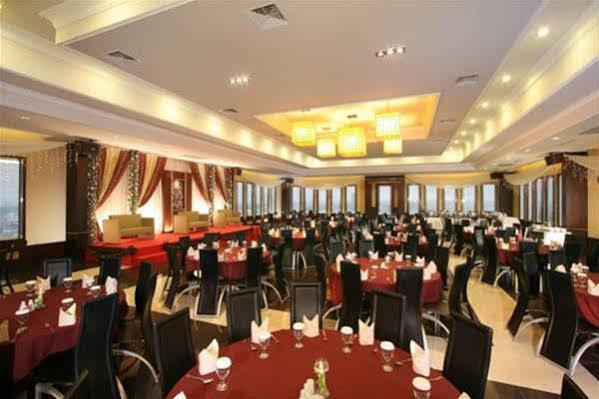 Orchardz Hotel Ayani Понтіанак Екстер'єр фото