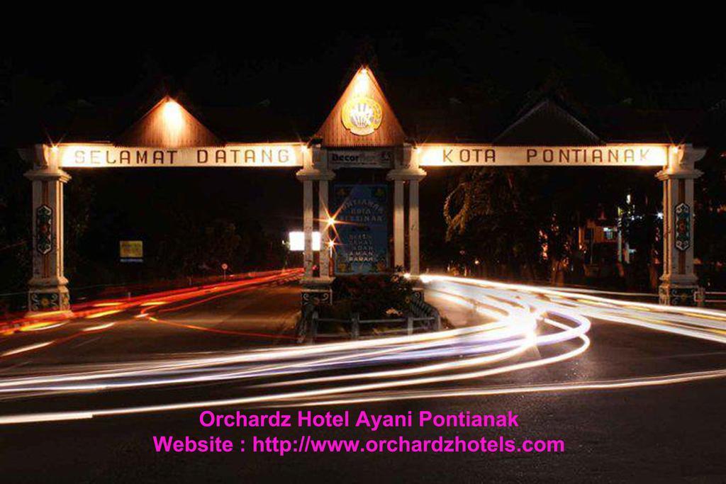 Orchardz Hotel Ayani Понтіанак Екстер'єр фото